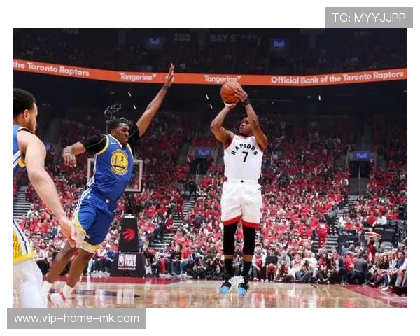 劳里弧顶入手，猛龙在主场拿下关键胜利