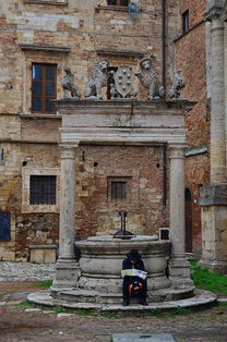 体育mk-英超球队结合疲劳评分系统动态分配替补上场时机，英超受伤率